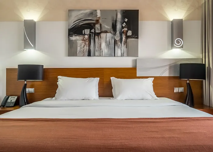 Aqua Pedra Dos Bicos Design - Adults Friendly אלבופיירה